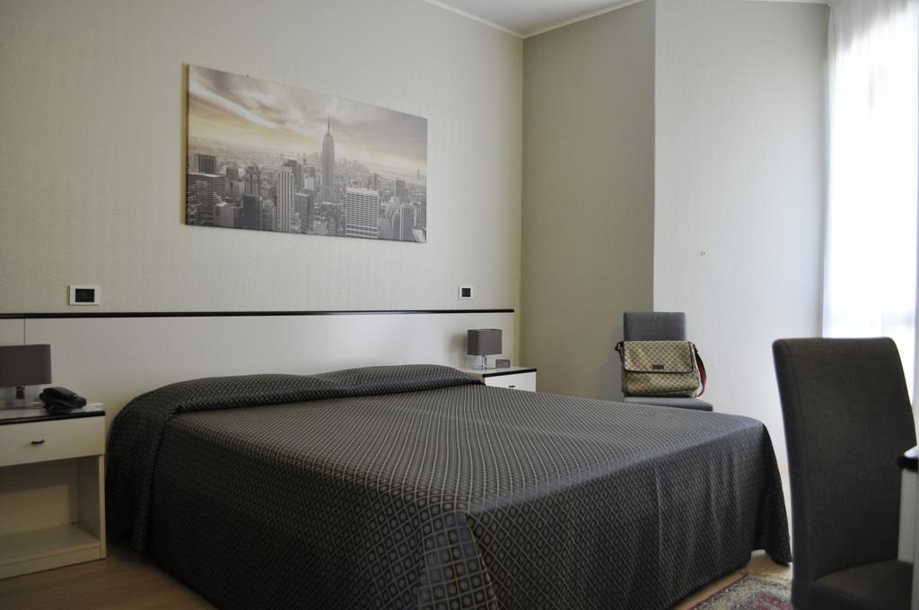 Hotel Est Piombino Phòng bức ảnh