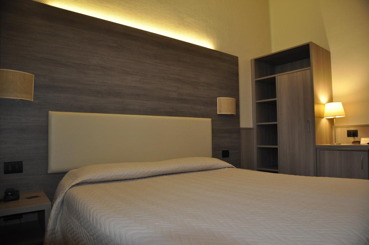Hotel Est Piombino Ngoại thất bức ảnh