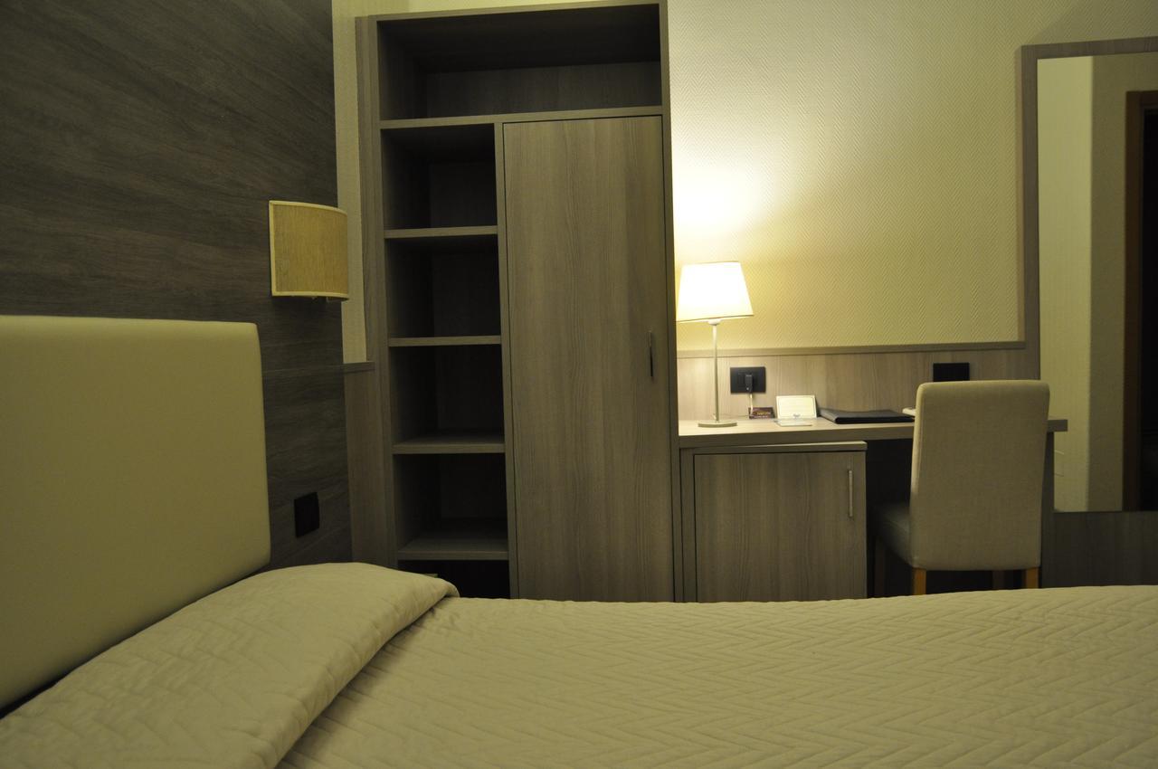 Hotel Est Piombino Ngoại thất bức ảnh